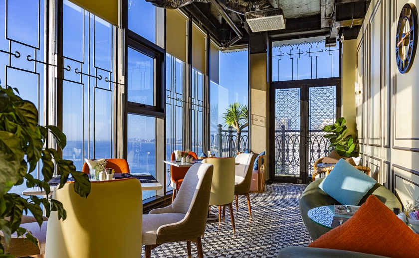 Royale Lounge